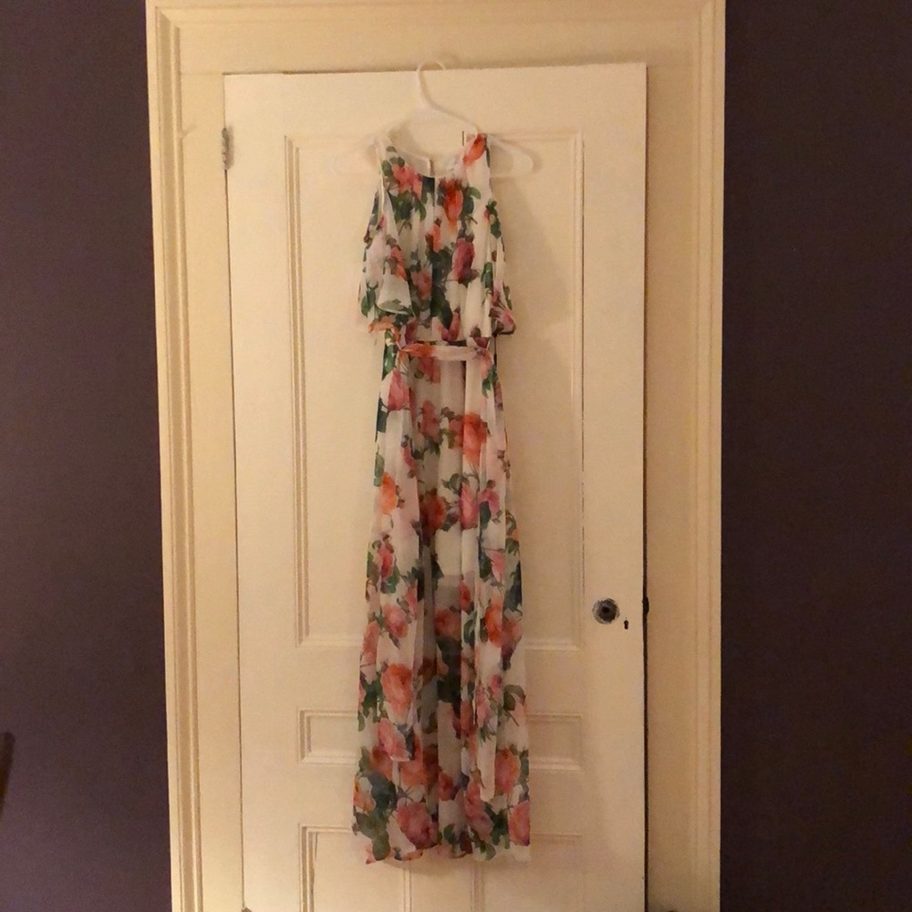 Beautiful floor length dress. Spring/ summer dress
